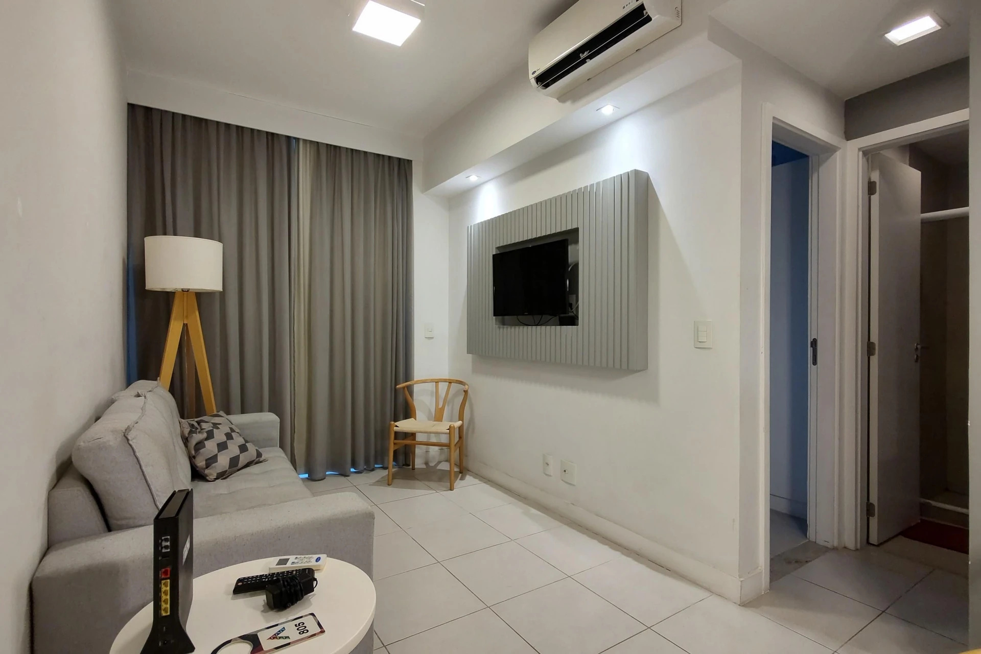Furnished 1-bedroom apartment with an open-plan kitchen — photo 8