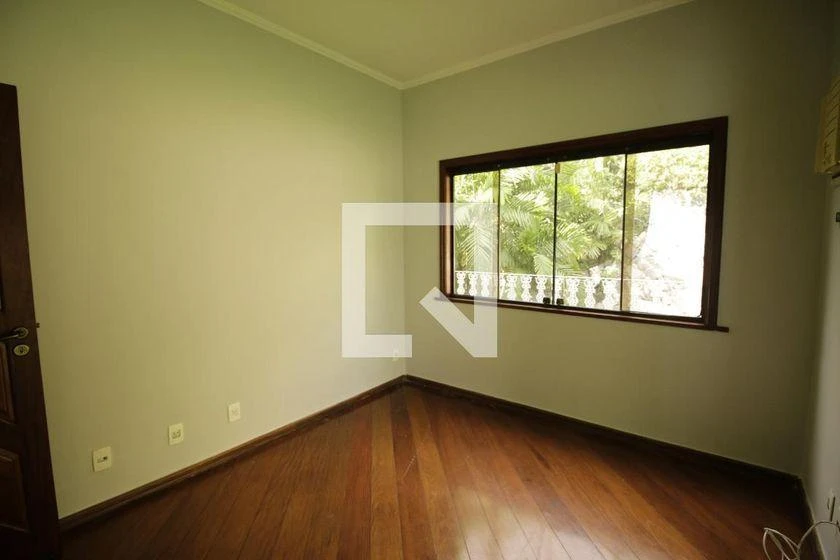 Casa de 700 m² com 3 quartos e 4 banheiros — photo 27