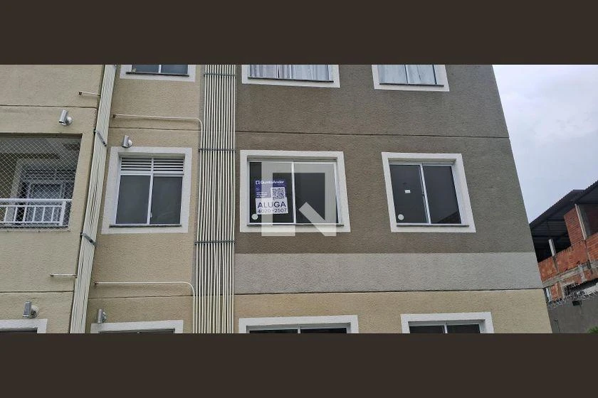 2-bedroom apartment in a building with a pool — photo 3