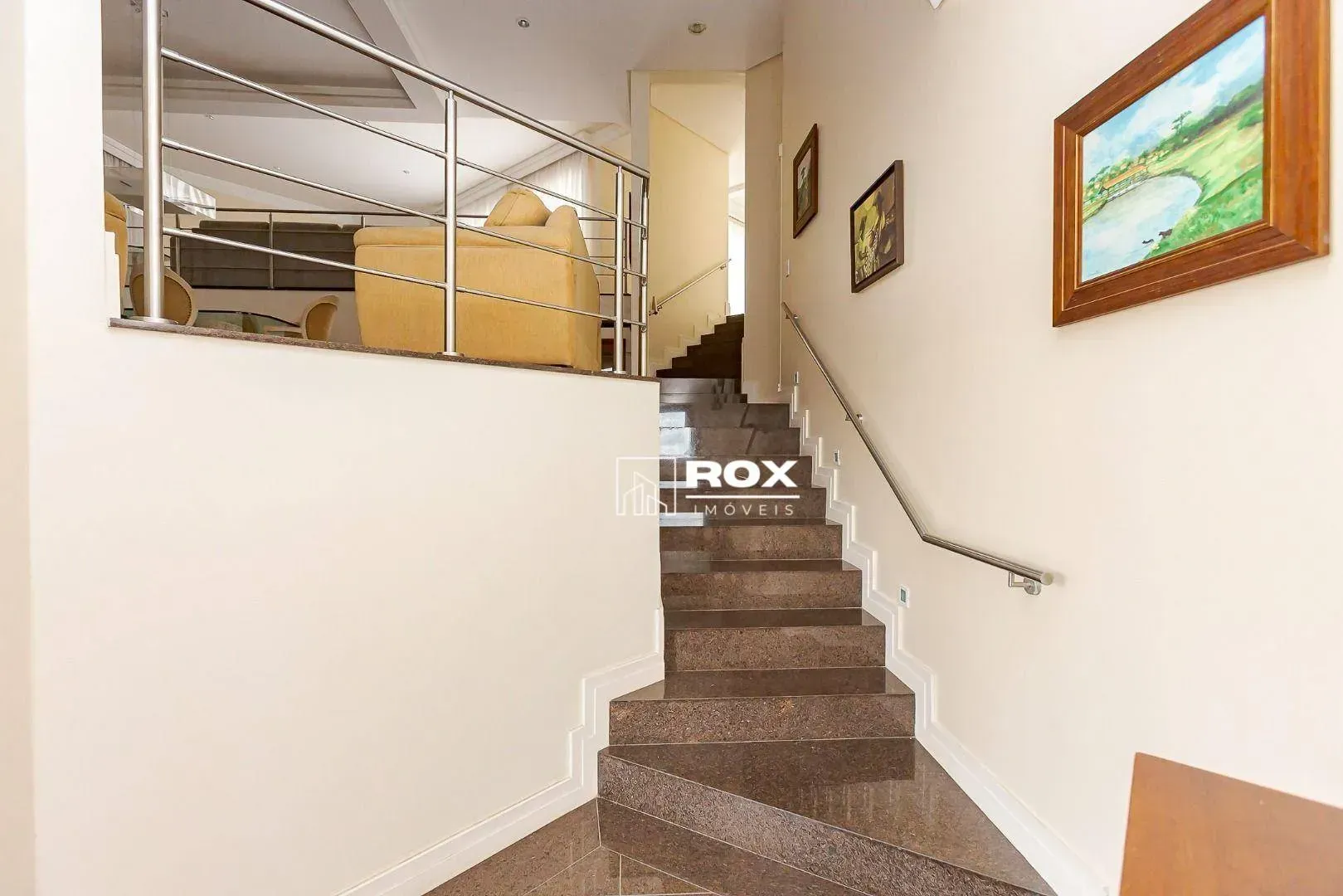 Unfurnished 598 m² house with 6 parking spaces — photo 46