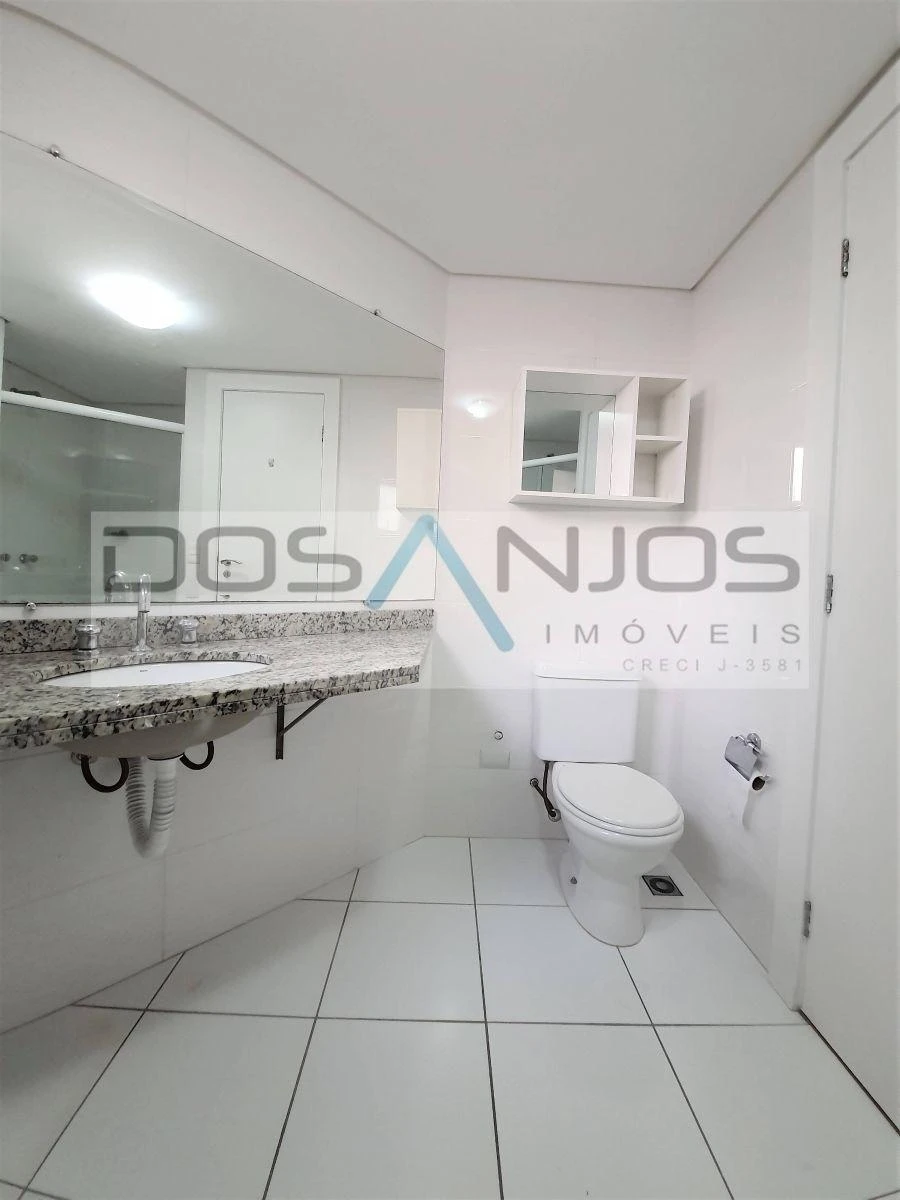 3-bedroom apartment in a building with a gym — photo 7