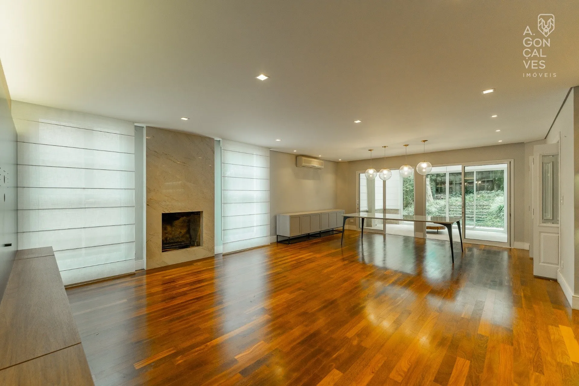 House with 4 bedrooms and 5 bathrooms, 5 parking spots — photo 3