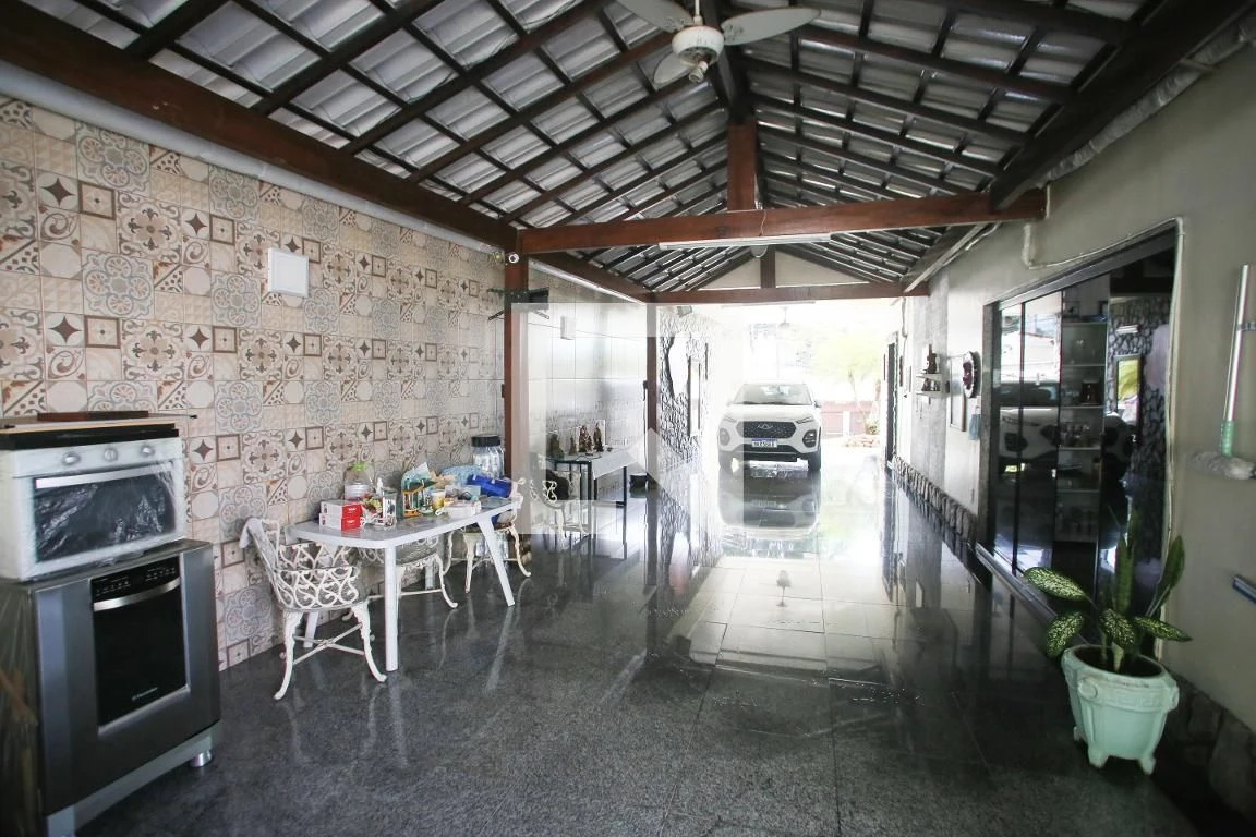 5-bedroom house with a bathtub in Rio de Janeiro — photo 32