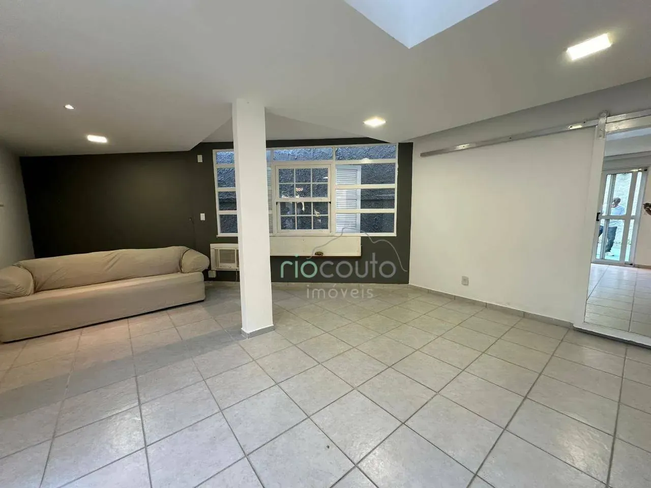 Casa com 5 quartos, 990 m² e 2 vagas, perto das janelas — photo 85
