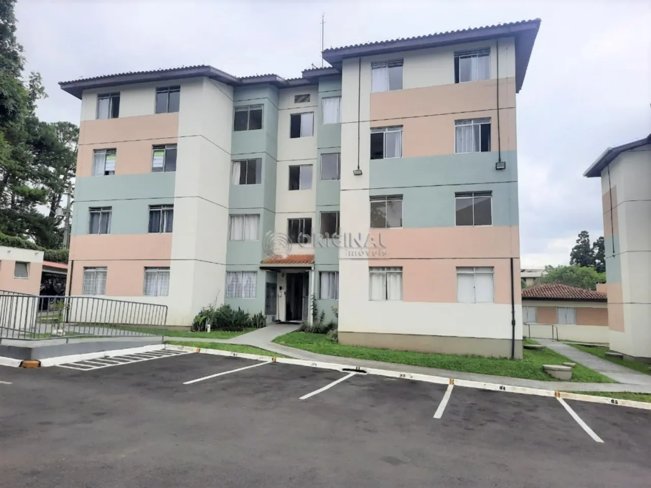 2-bedroom apartment with a closed-off kitchen