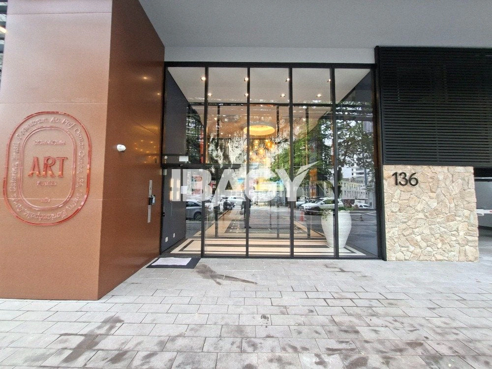 30 m² apartment with 1 bedroom and tall windows — photo 12