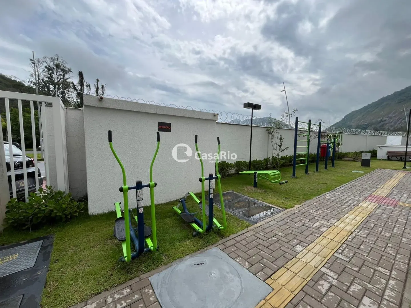 2-bedroom apartment in a building with a gym — photo 26