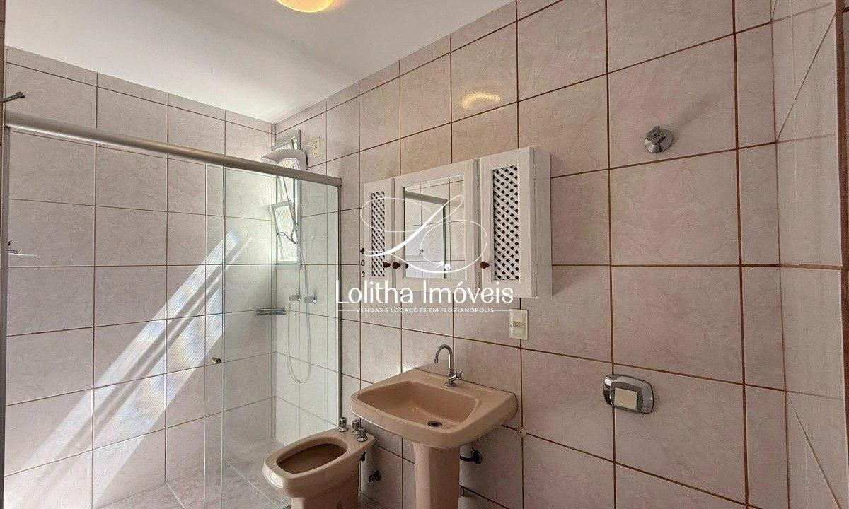 3-bedroom apartment with a dishwasher in Florianópolis — photo 23