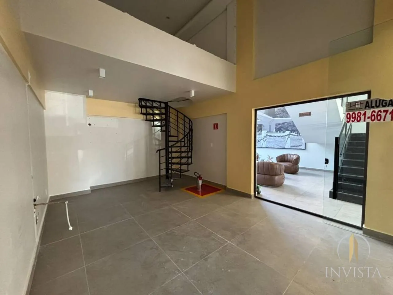 3-bedroom apartment with a walk-in closet — photo 27