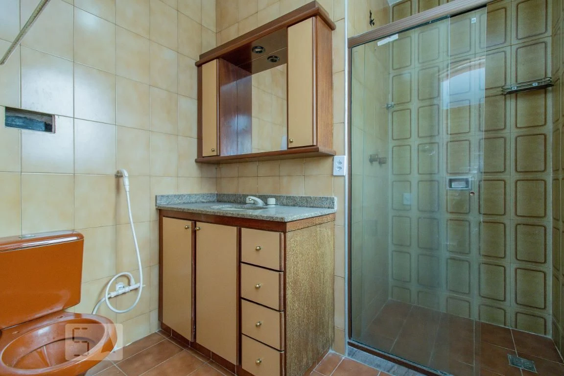 Rental house with 4 bedrooms and a private garden — photo 9
