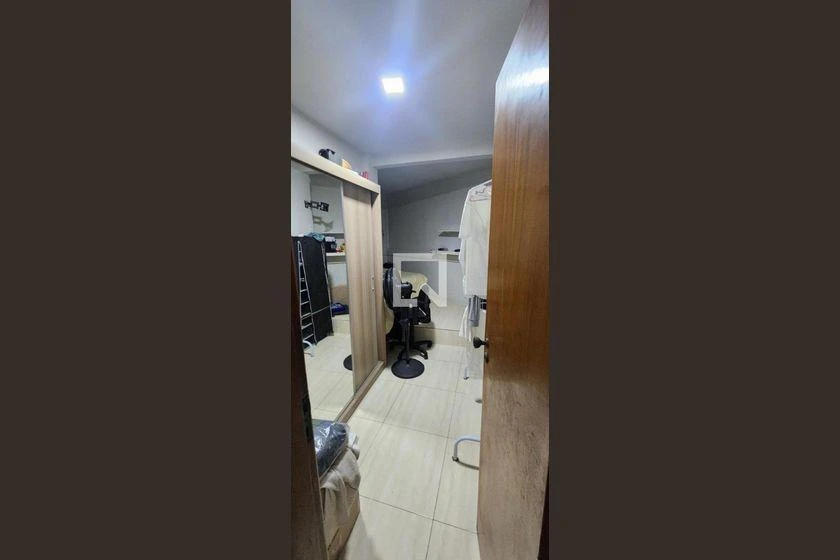 Walk-in closet in a 2-bedroom apartment, 63 m² — photo 16