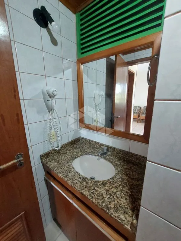 Облаштована квартира 65 м² з 1 спальнею — photo 18