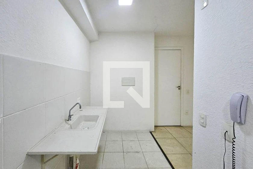 2-bedroom apartment in a building with a gym — photo 18