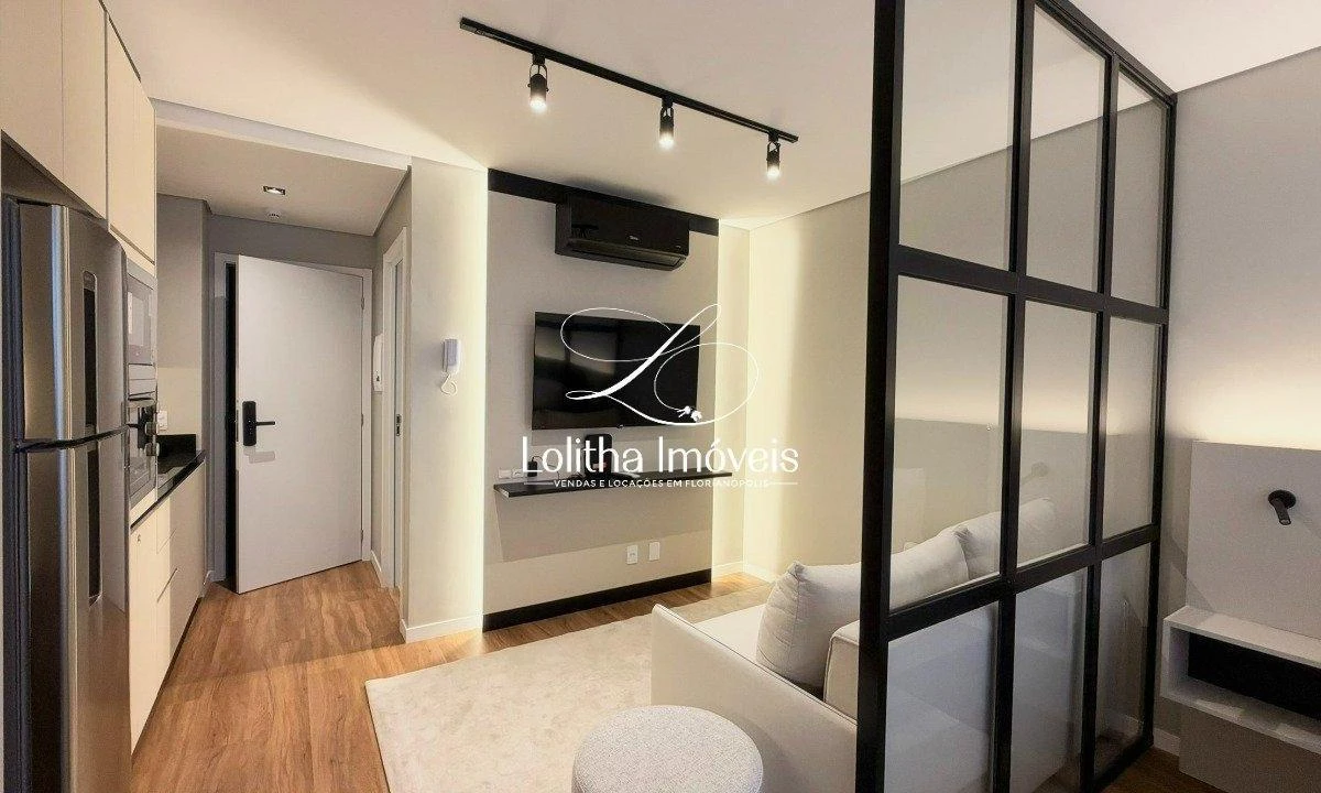 One-bedroom apartment in a building with a coworking space — photo 13