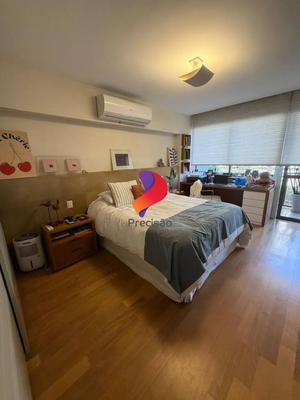 Furnished 3-bedroom apartment with 240 m² total — photo 4