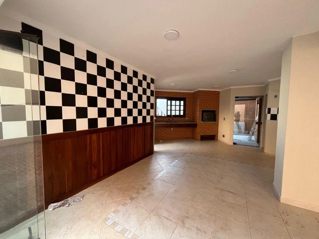 House with 3 en-suite bedrooms and a balcony, 450 m² — photo 4