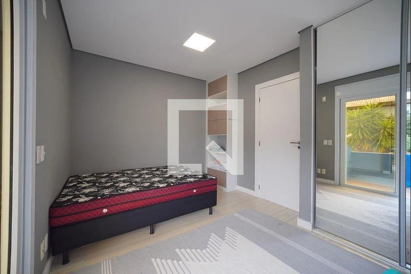Floor-to-ceiling windows in a 4-bedroom house, 300 m² — photo 17