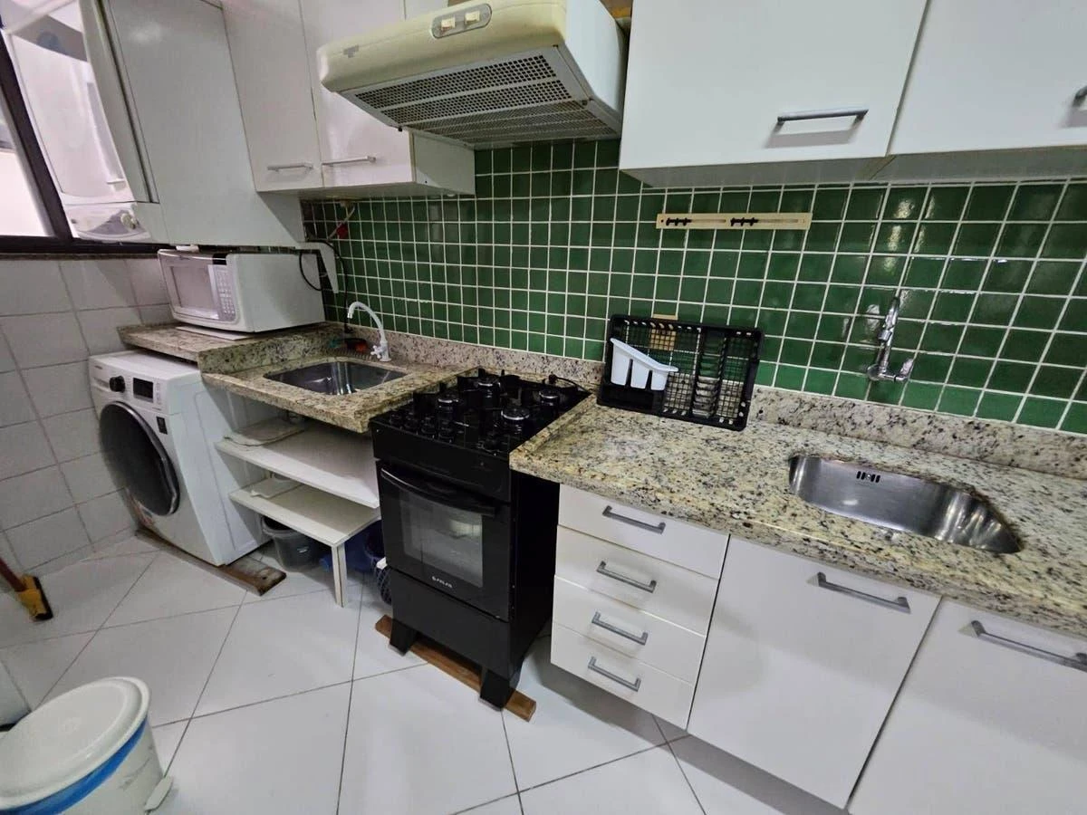 Furnished apartment, 84 m², with a glass-enclosed balcony — photo 2