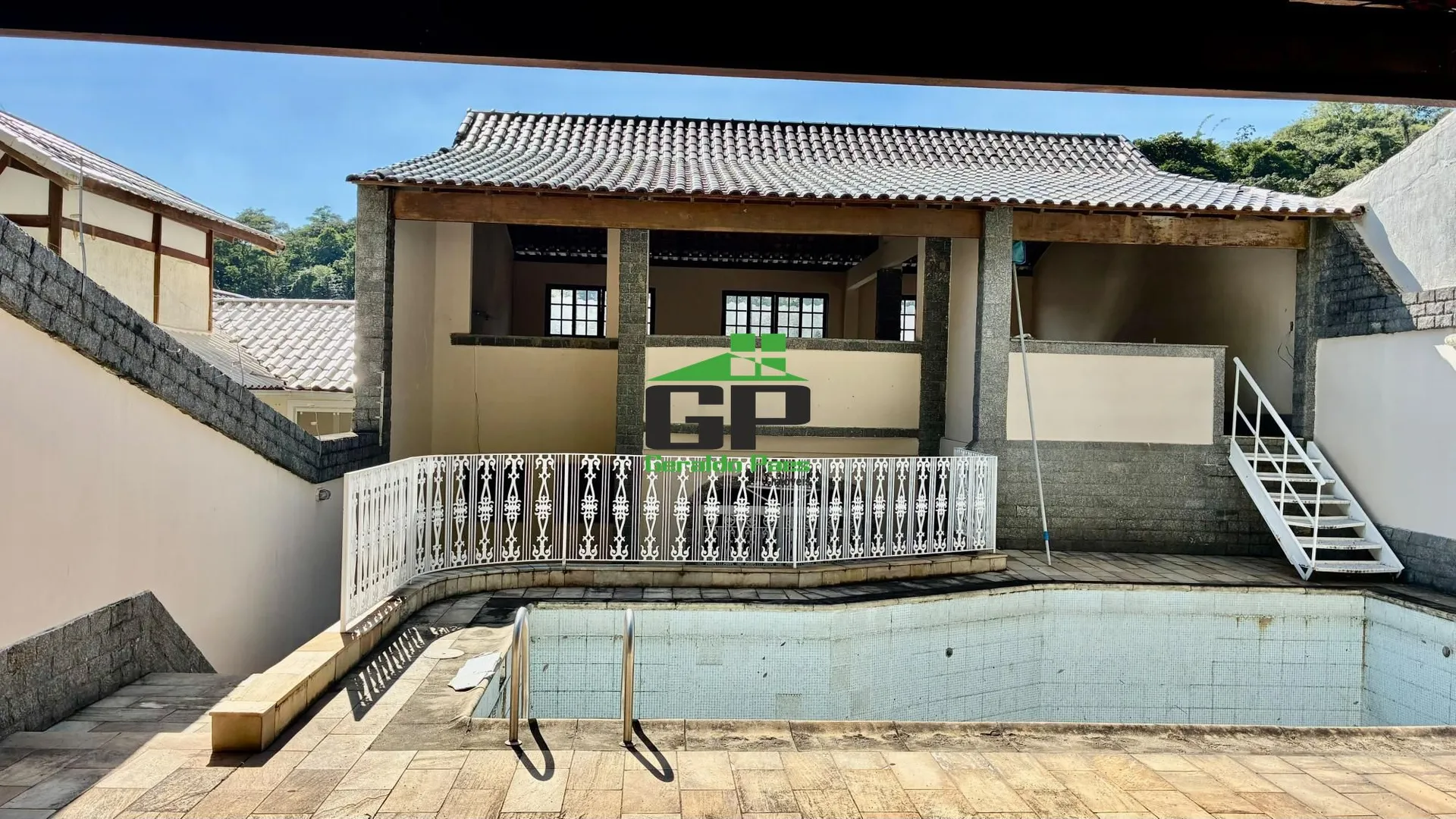 House with 4 bedrooms and 4 bathrooms, separate kitchen — photo 11