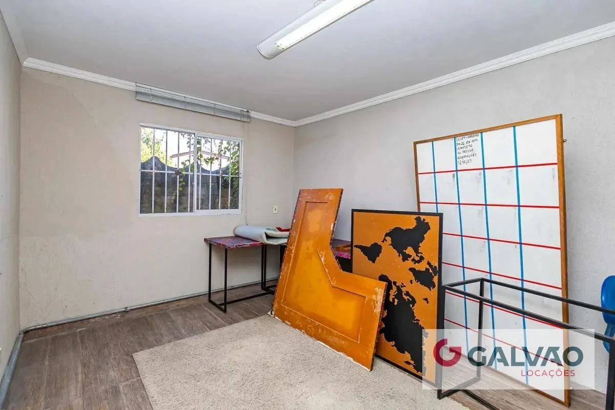 Casa sin amueblar con 3 dormitorios, cocina cerrada y balcón — photo 46