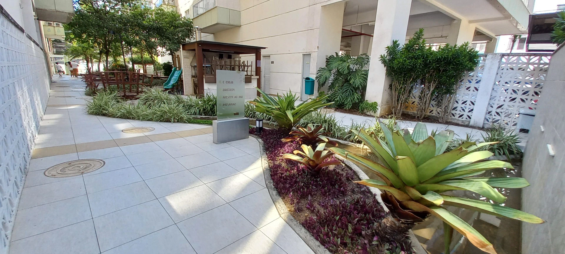 Apartment with 3 en-suites and 4 bathrooms — photo 15