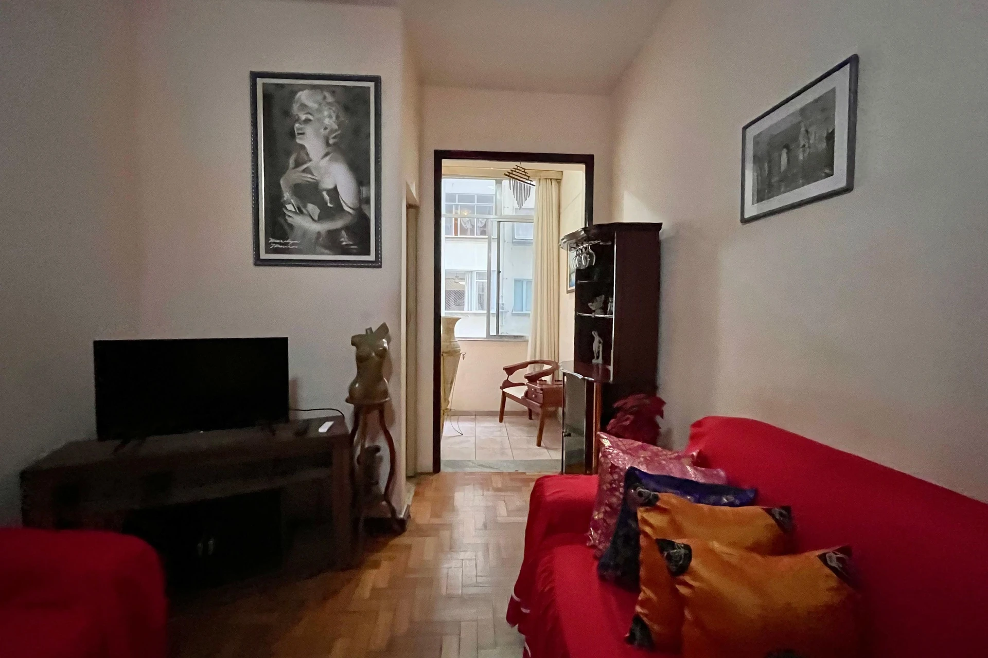 Furnished 2-bedroom apartment with a separate kitchen — photo 18