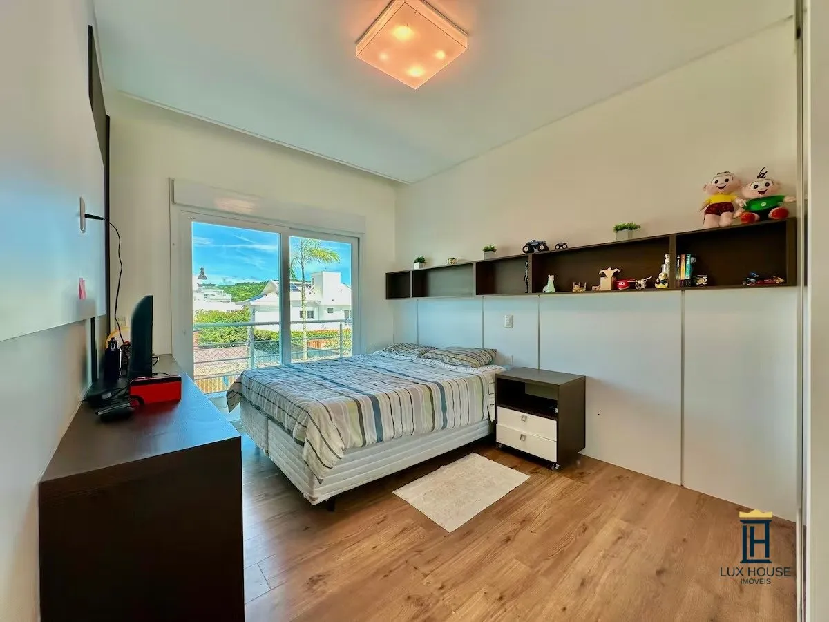 6-bedroom house with a bathtub in Florianópolis — photo 41