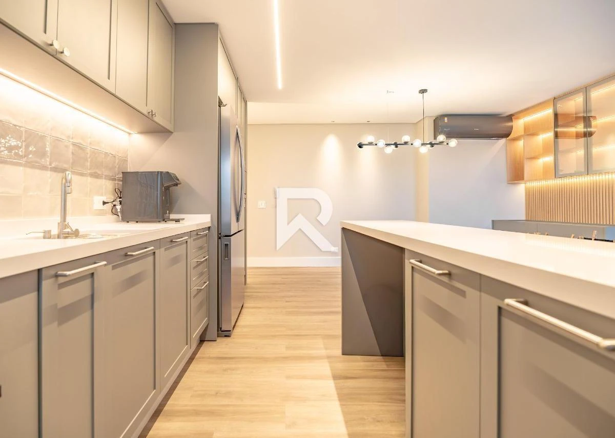 Furnished apartment, 87 m², with a glass-enclosed balcony — photo 30