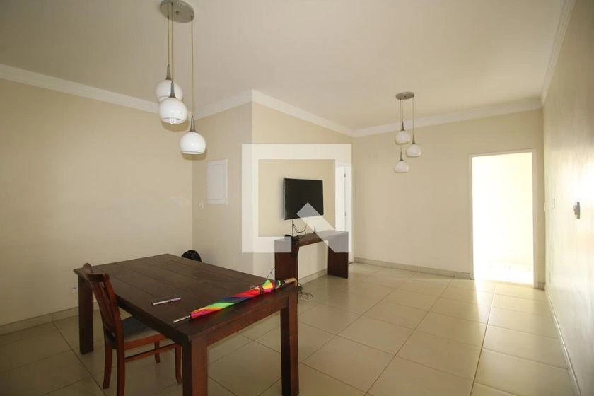 6-bedroom house with 4 en-suite suites and 600 m² — photo 35