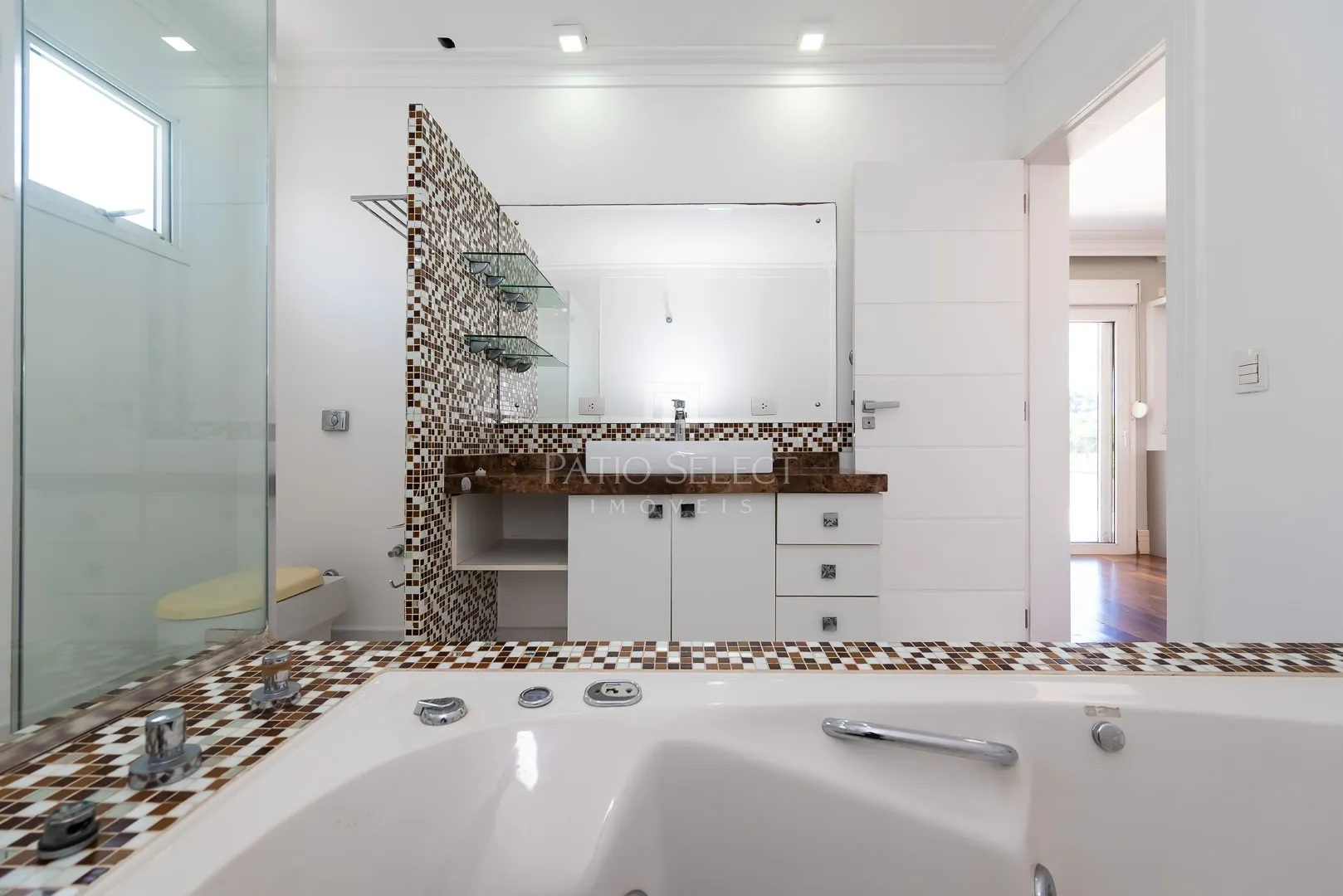 Furnished house, 305 m², with a bathtub — photo 9