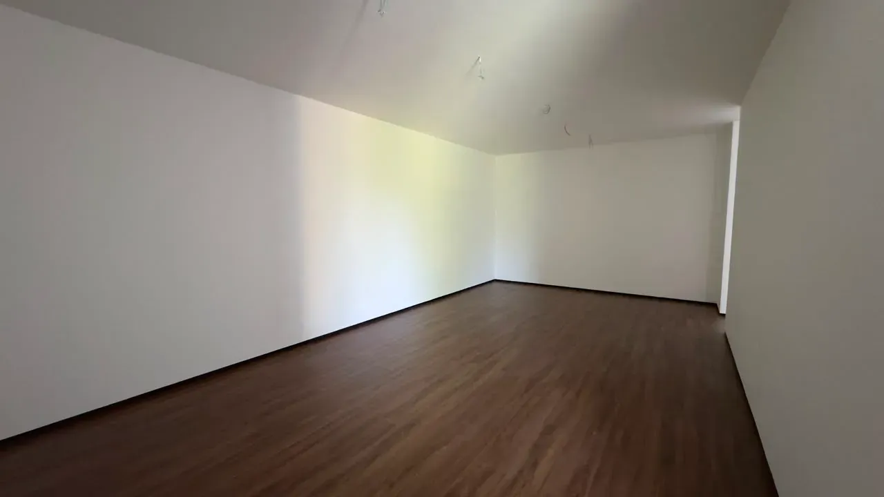 House with 5 bedrooms and floor-to-ceiling windows — photo 31