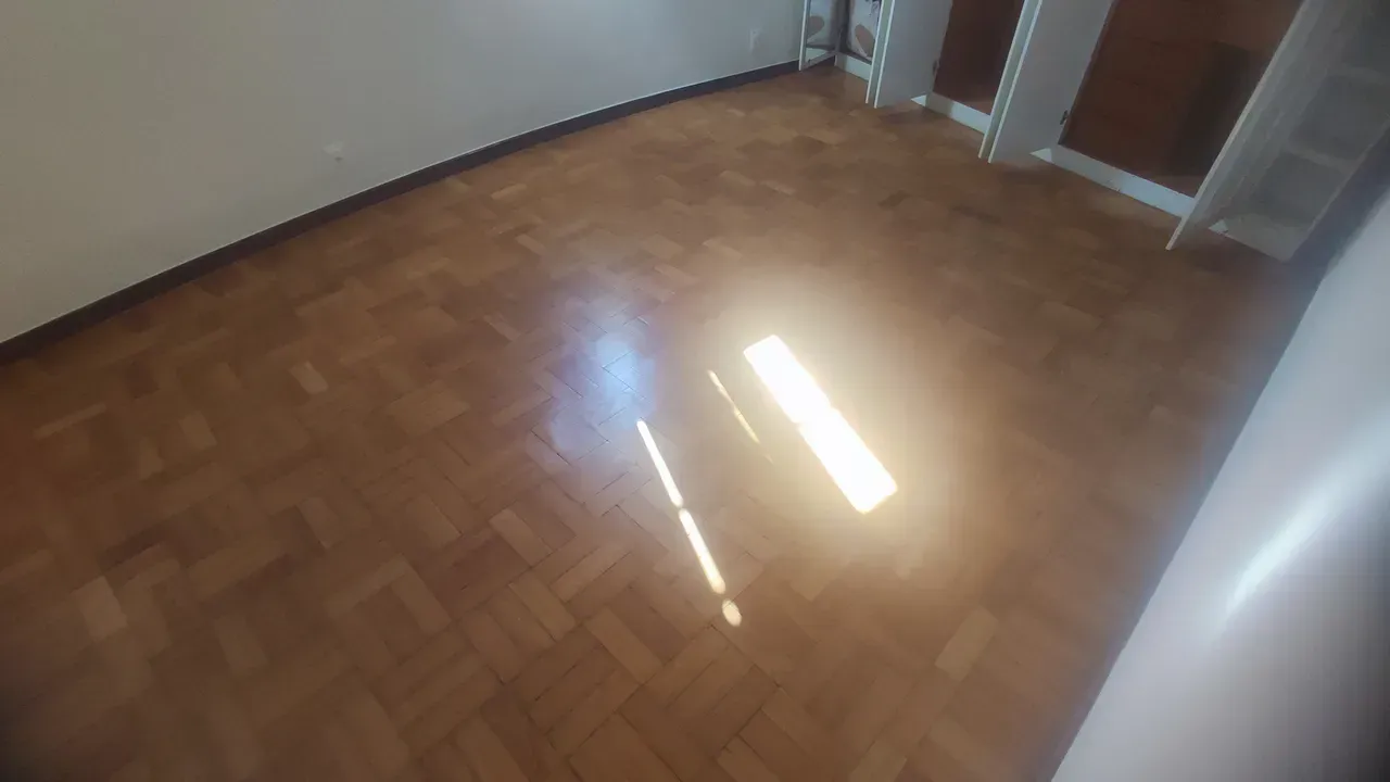 Apartamento de 1 quarto com piso de madeira e 1 vaga — photo 14