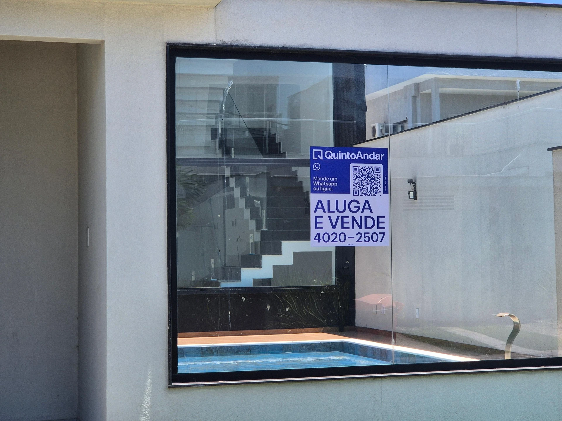 4-bedroom house with a glass-enclosed balcony — photo 70