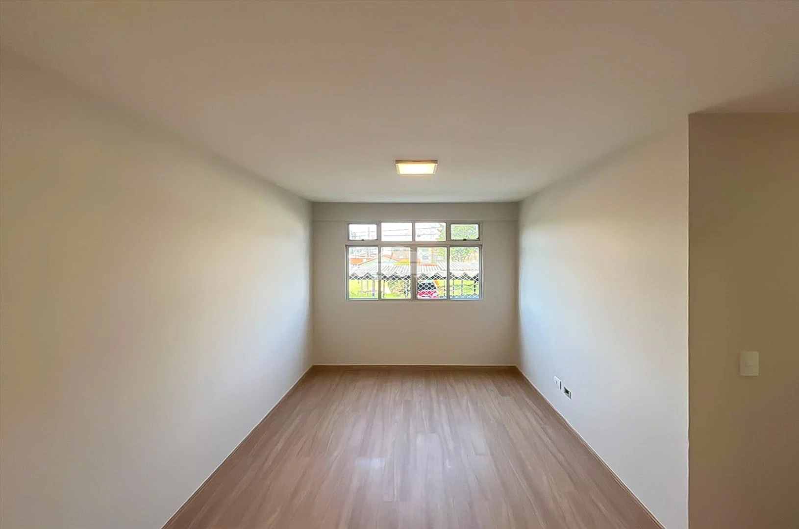Wood or laminate floors in a 3-bedroom apartment, 50 m² — photo 11