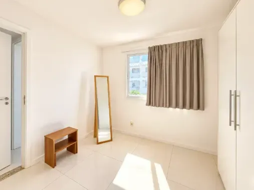 Balcony with a grill in a 3-bedroom apartment, 89 m² — photo 11