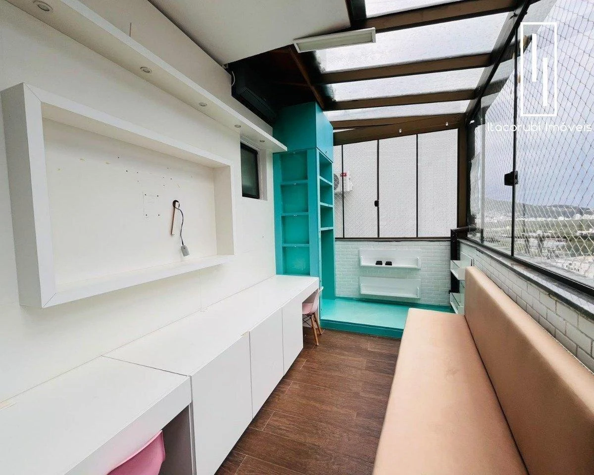 Furnished apartment with enclosed balcony and grill — photo 23