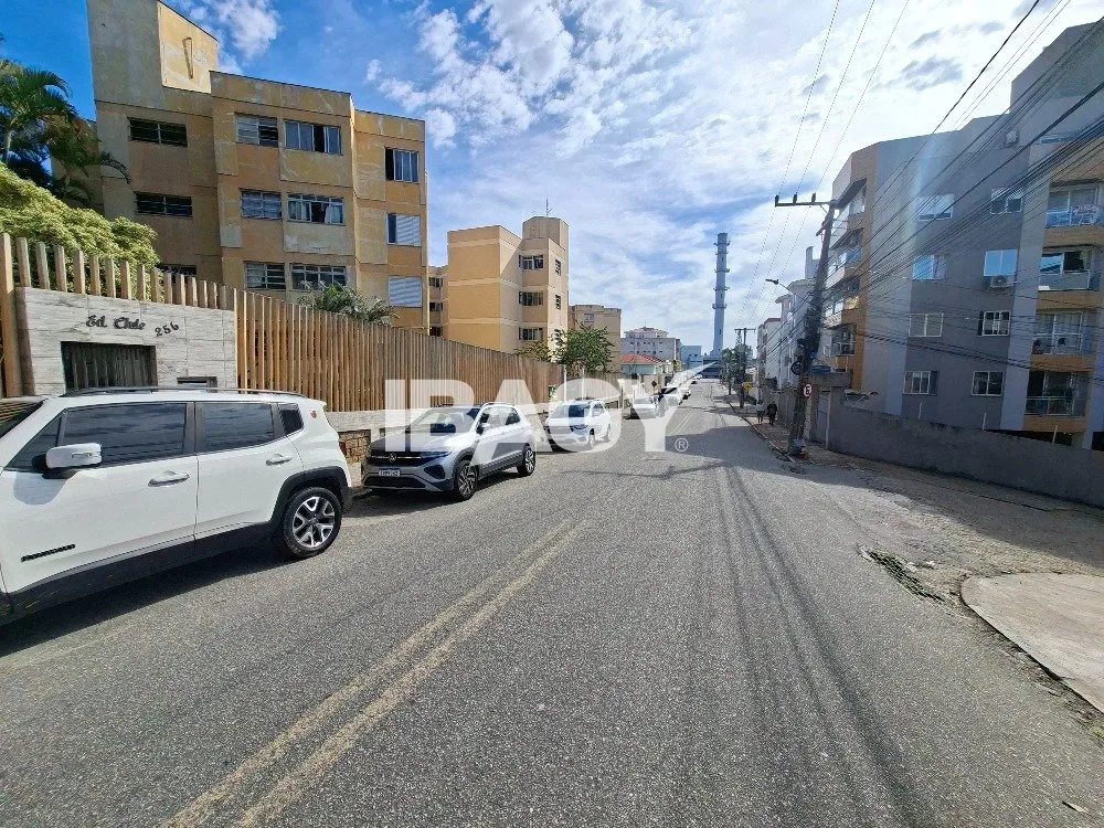 3-bedroom apartment with a half-bath and parking — photo 24