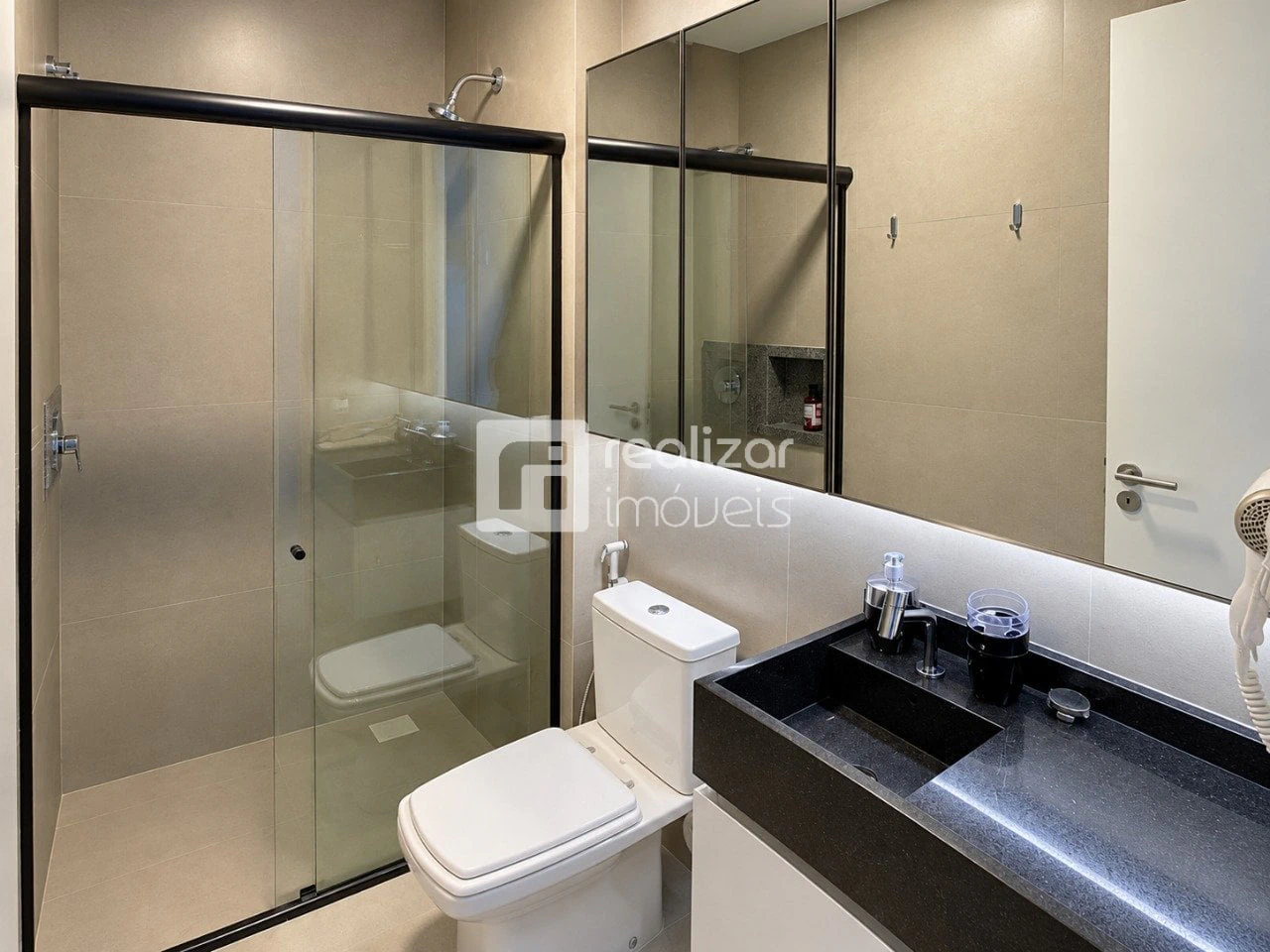 One-bedroom apartment with a dryer in Florianópolis — photo 20