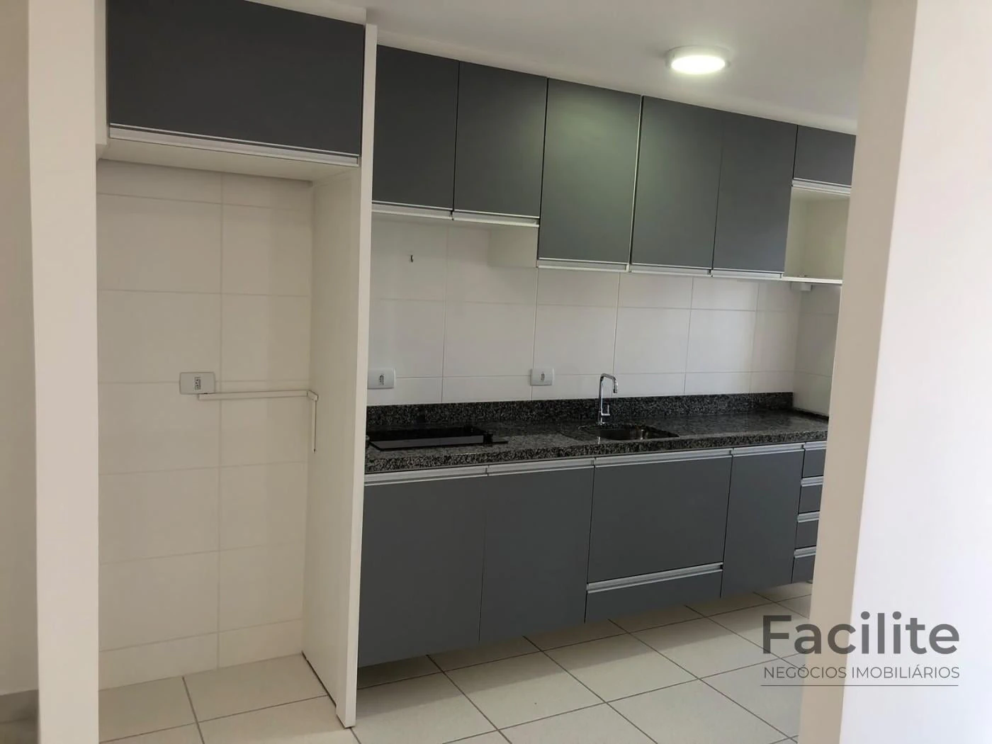 2-bedroom apartment with a washing machine — photo 17