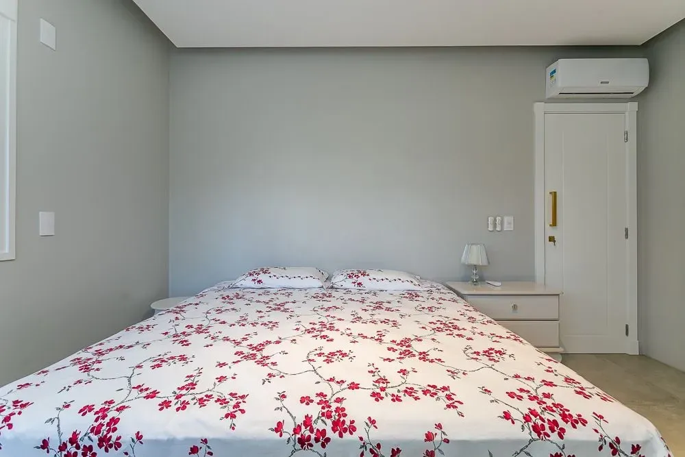 5-bedroom house with 420 m² and 5 bathrooms, integrated kitchen — photo 6
