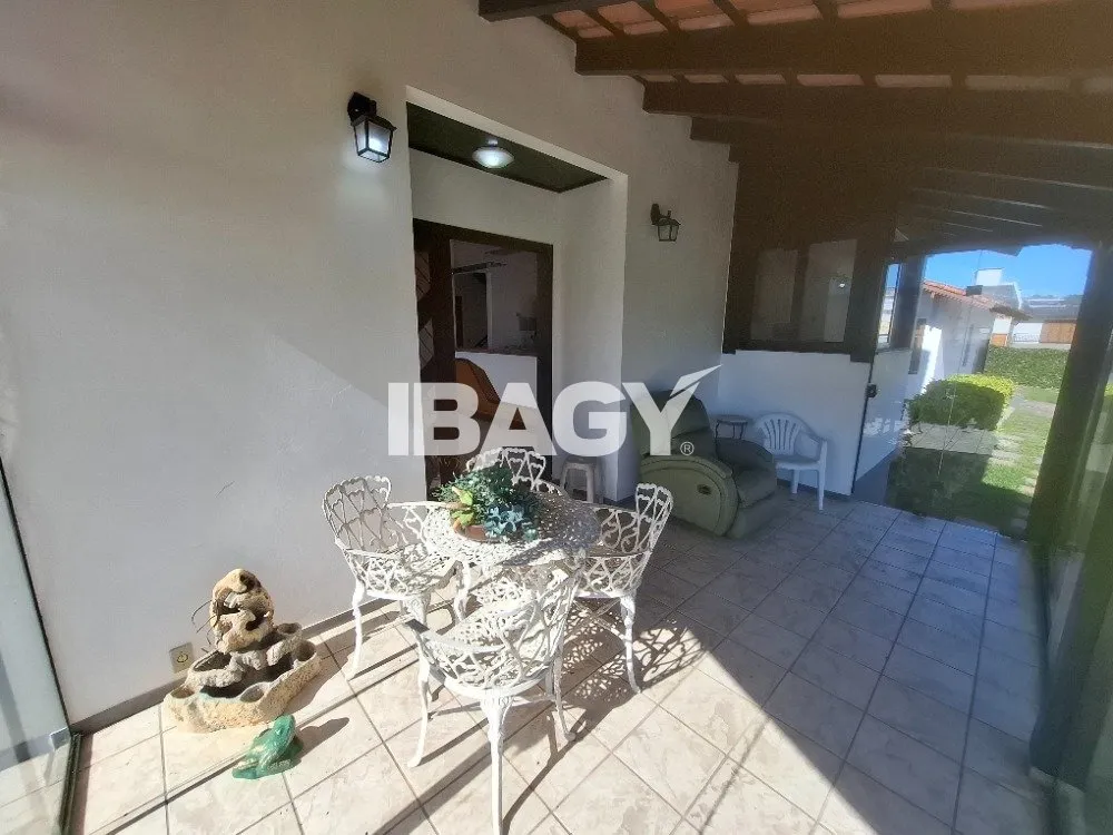 Furnished house with 5 bedrooms, 2 suites and 2 parking — photo 8