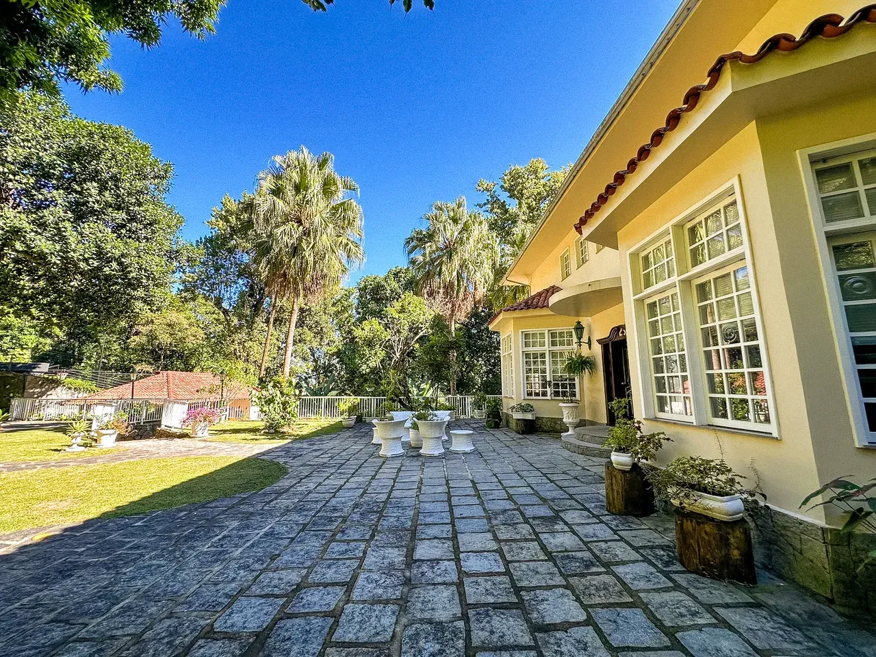 Furnished house with 4 bedrooms and 2993 m², 3 en-suites — photo 62