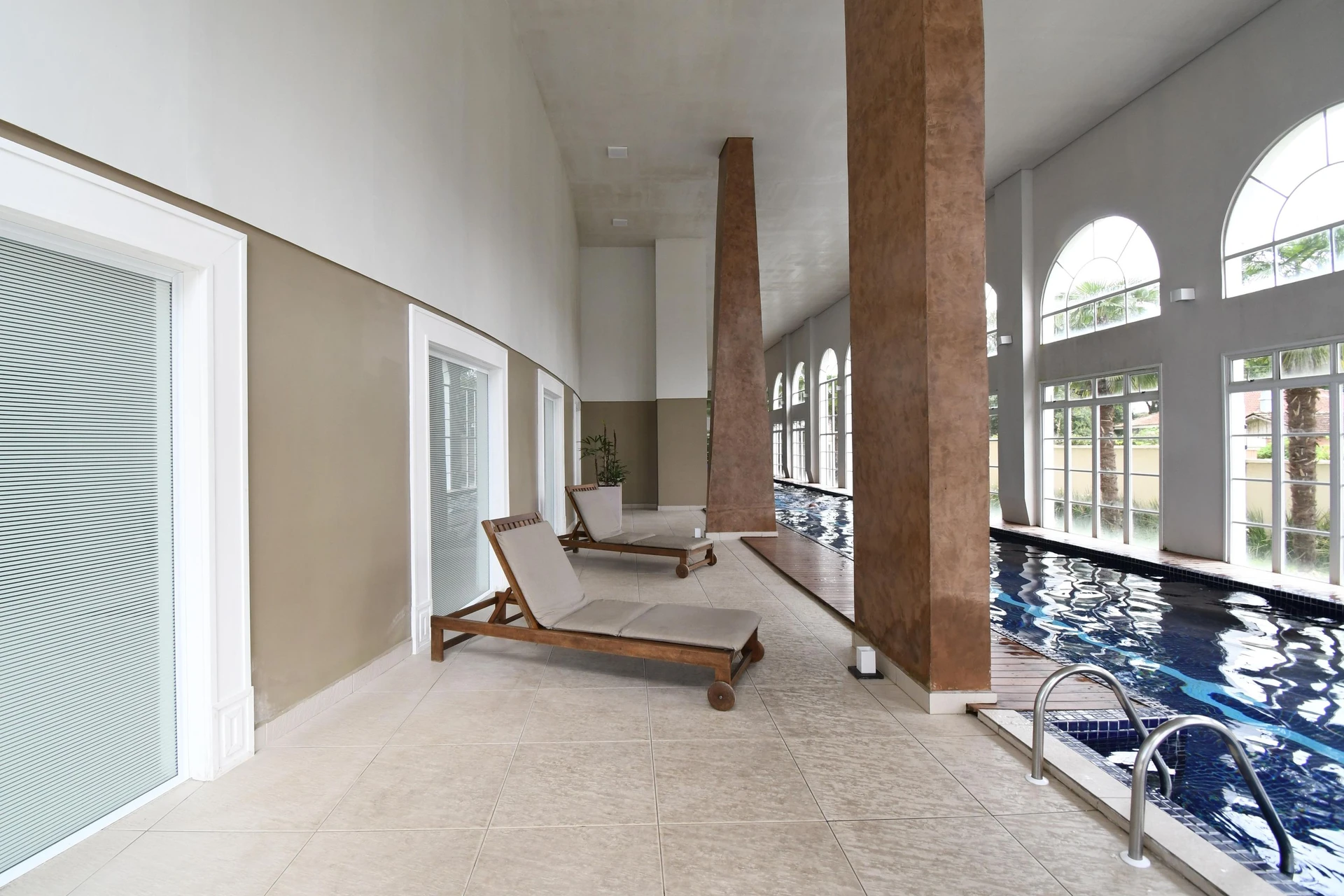 4-bedroom apartment with a dishwasher in Curitiba — photo 34