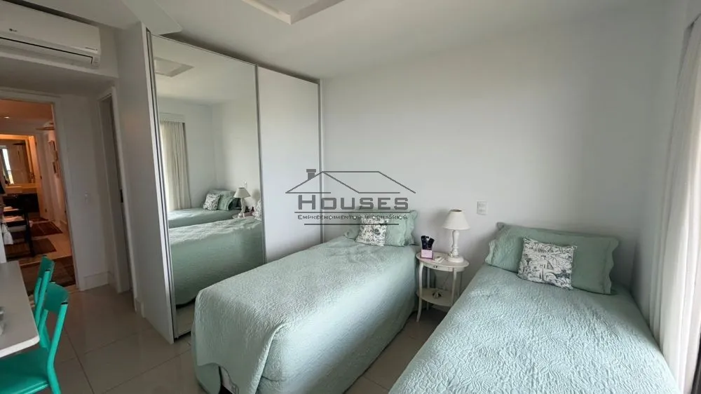 4-bedroom unfurnished apartment with 1 bathroom — photo 24