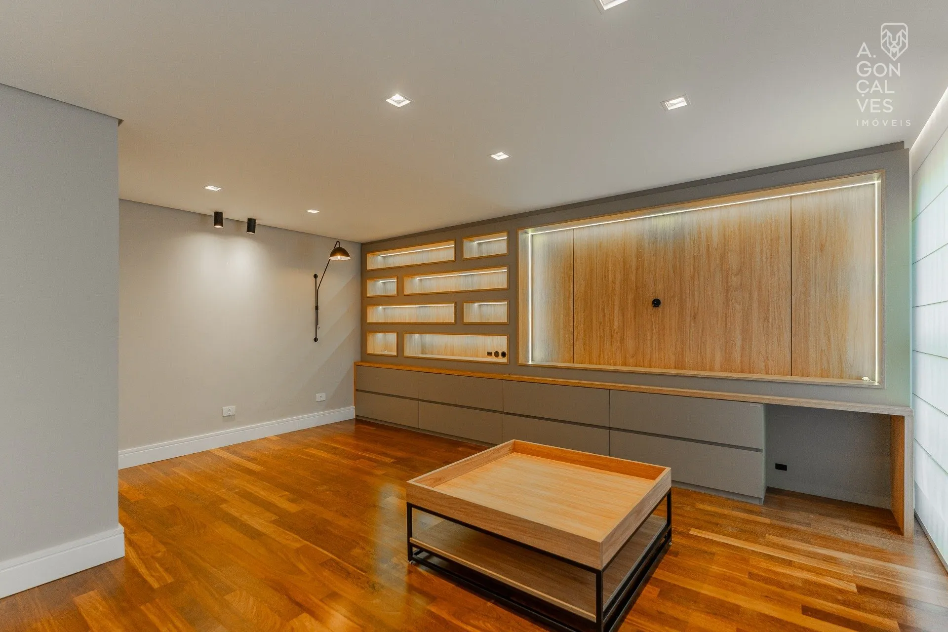 House with 4 bedrooms and 5 bathrooms, 5 parking spots — photo 34