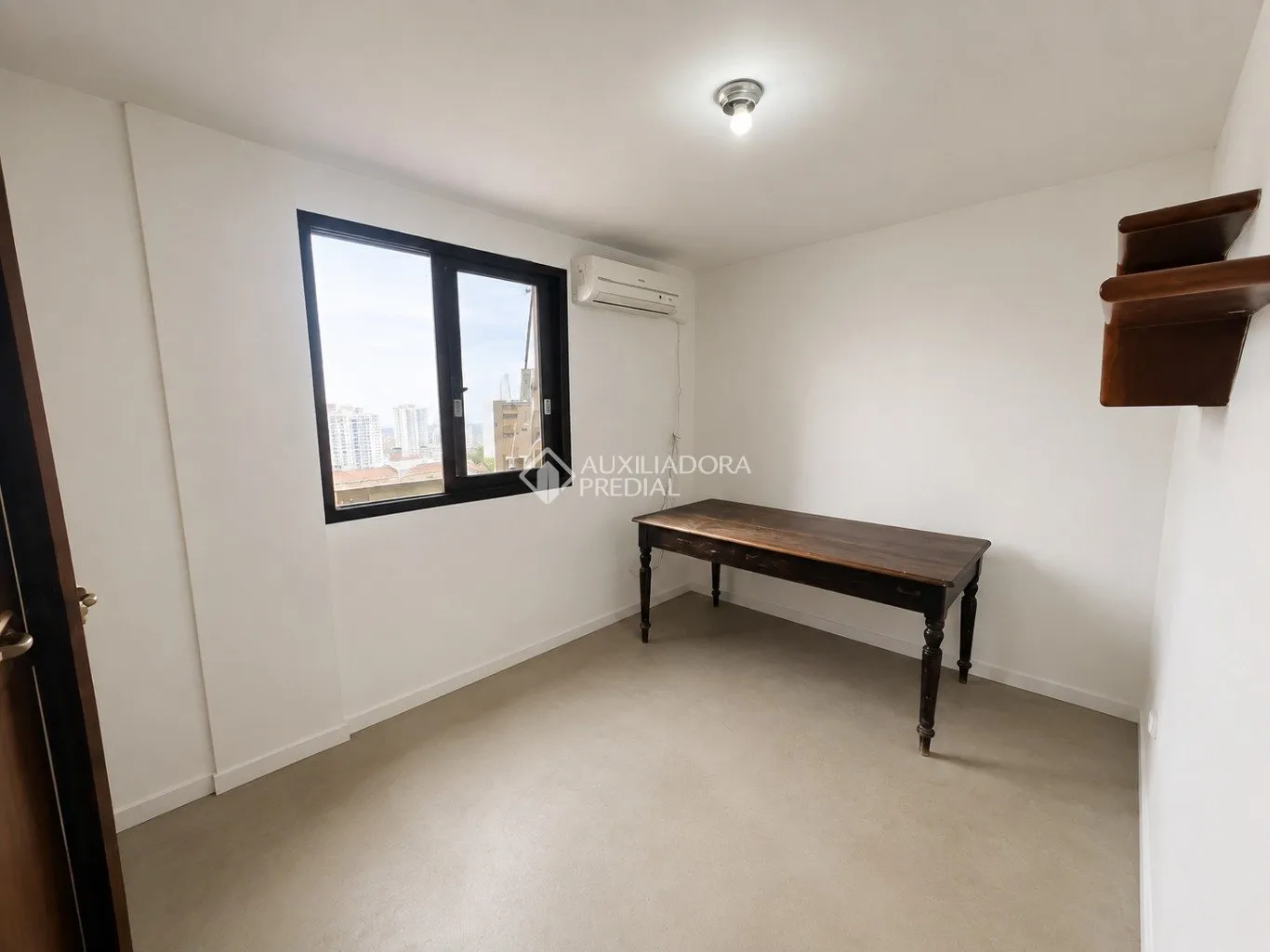 House with 5 bedrooms and 2 en-suites plus 2 parking — photo 13