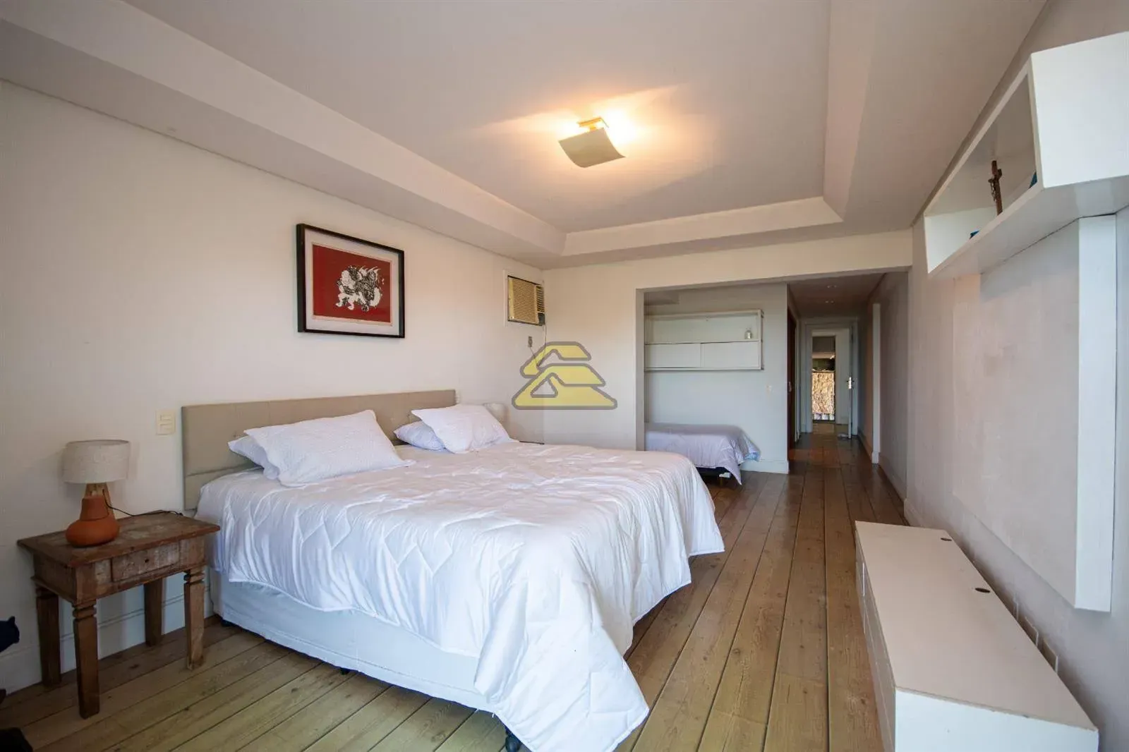 House with 5 bedrooms and 5 bathrooms, 4 parking spots — photo 35