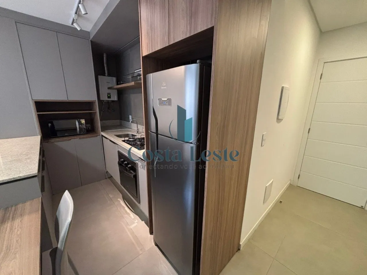Floor-to-ceiling windows in a one-bedroom apartment, 37 m² — photo 9