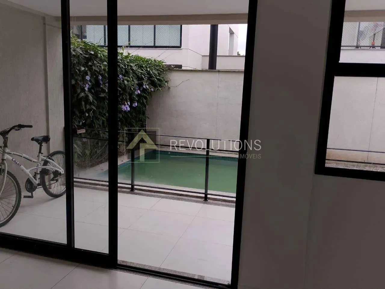 Casa com 3 quartos e 5 banheiros — photo 3