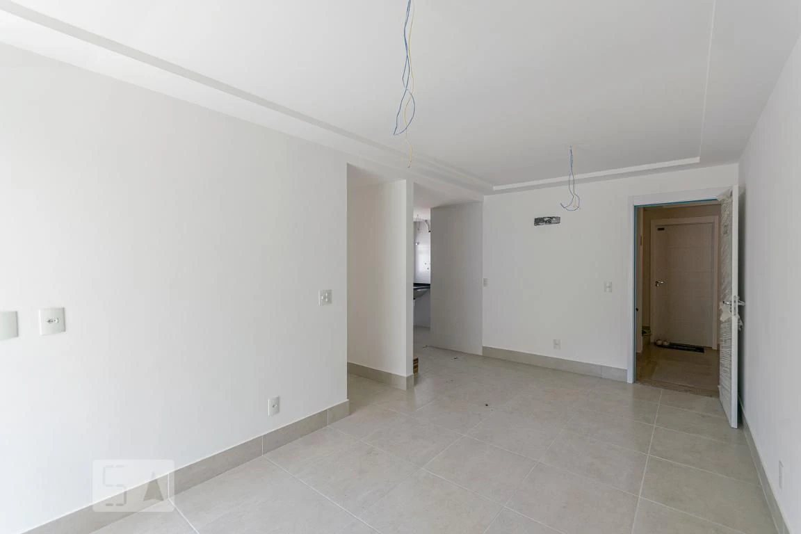 Balcony with a grill in a 2-bedroom apartment, 60 m² — photo 29